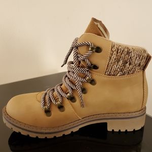 Tan Hiking Boots  NWT